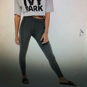 2 pairs of leggings bundle Adidas, Ivy Park 💕